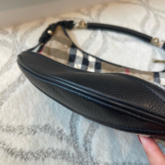 Burberry Beige/Black House Check Canvas and Leather Hoxton Hobo - Picture 6 of 14